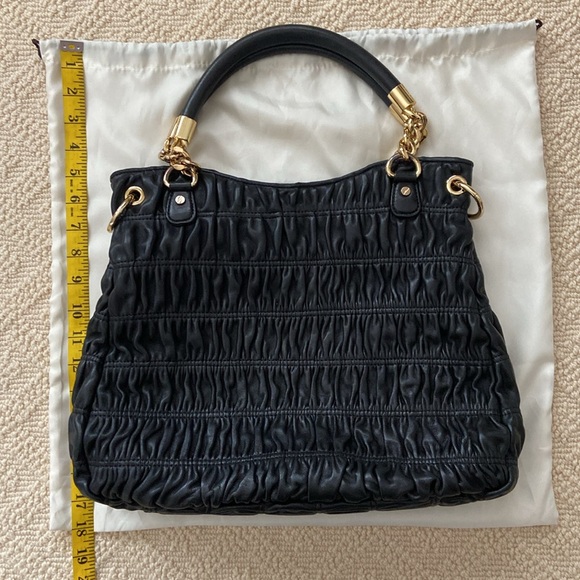 MICHAEL KORS BLACK QUILTED BAG! - Picture 3 of 10